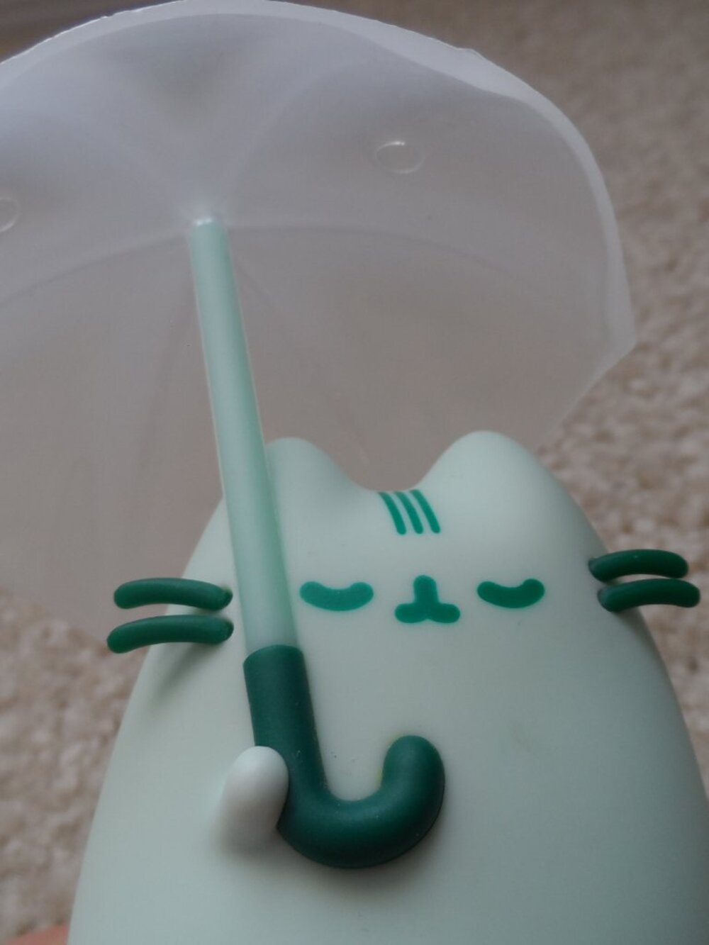 Pusheen Rainy Day Figurine - Picture 5 of 5